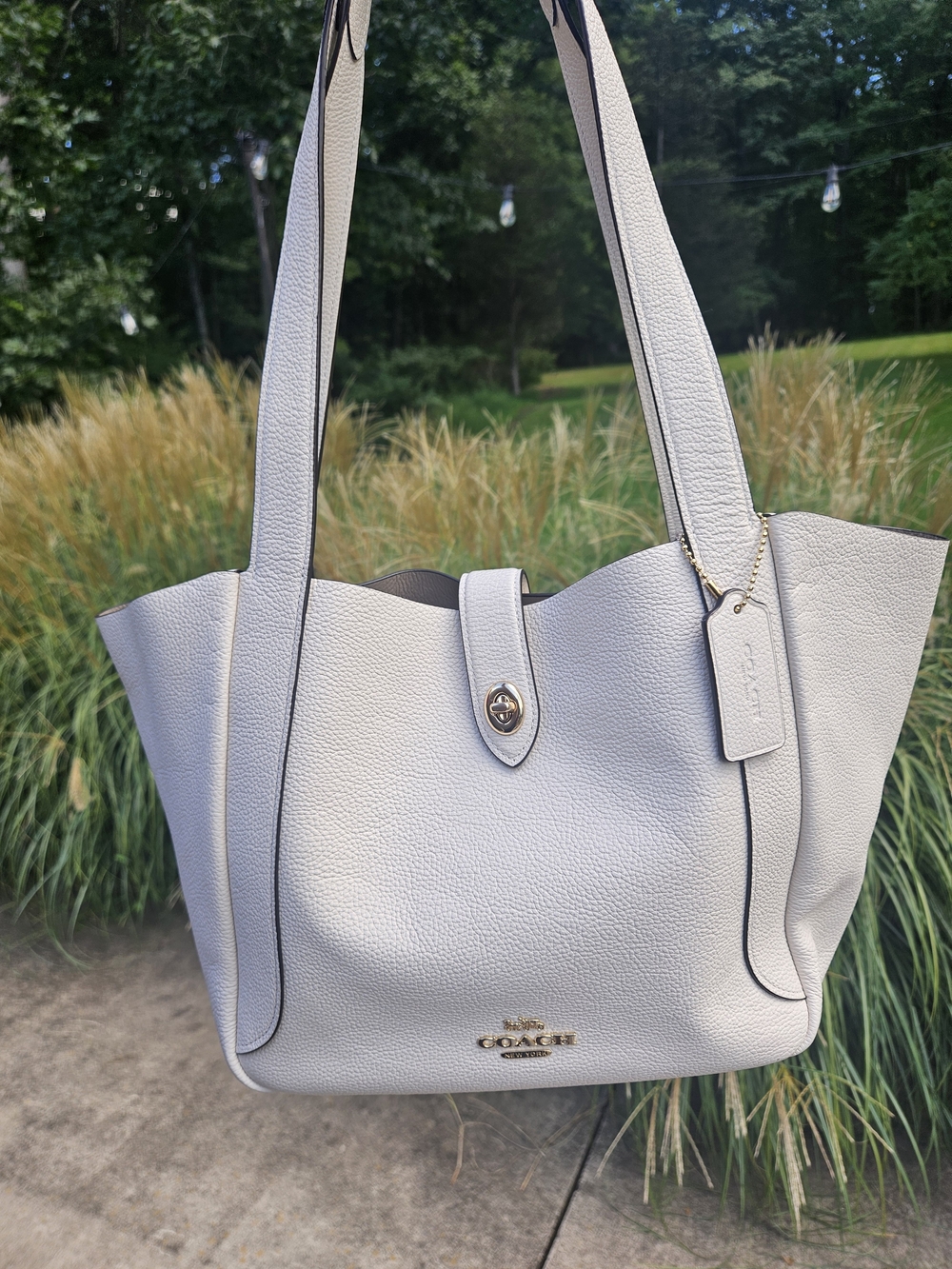 NWT $450 USD Coach Chalk Pebbled Leather Turnlock Tote with Hang Tag